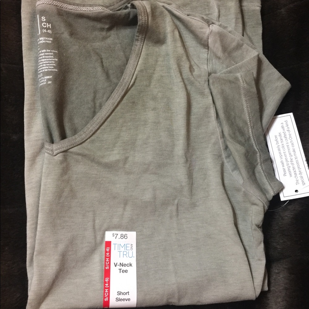 ❤️ Bundle Me ❤️ V-Neck Tee Semi-Fitted - Green